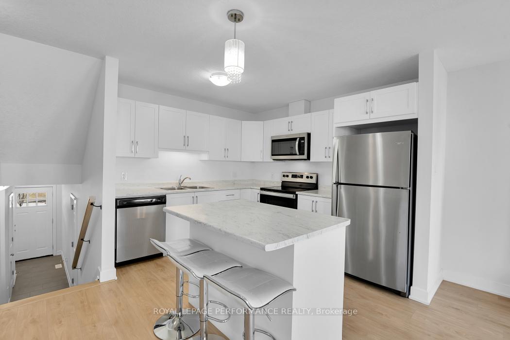 Photo 10 of 30 Whitcomb Crescent, Smiths Falls, Smiths Falls — HOMEH