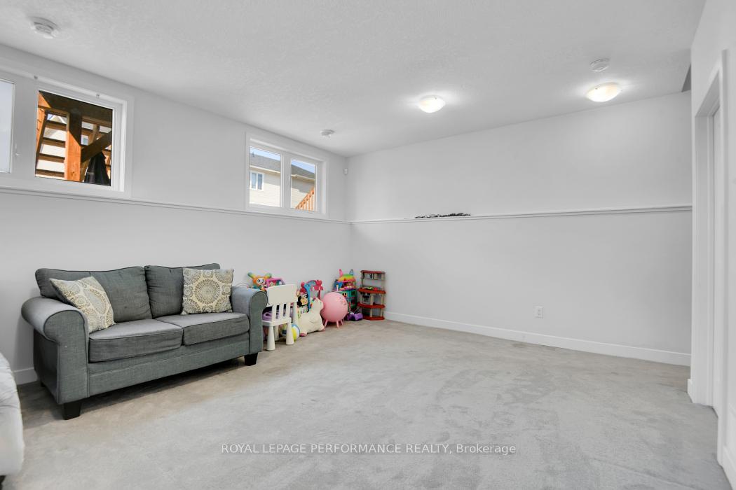 Photo 28 of 30 Whitcomb Crescent, Smiths Falls, Smiths Falls — HOMEH