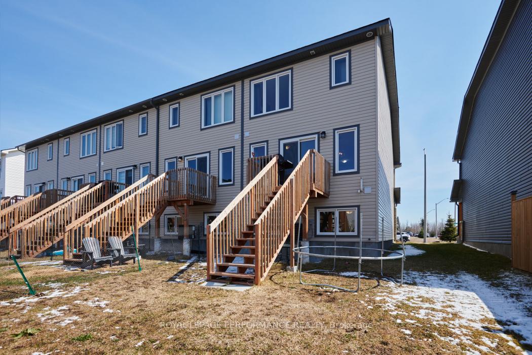 Photo 30 of 30 Whitcomb Crescent, Smiths Falls, Smiths Falls — HOMEH