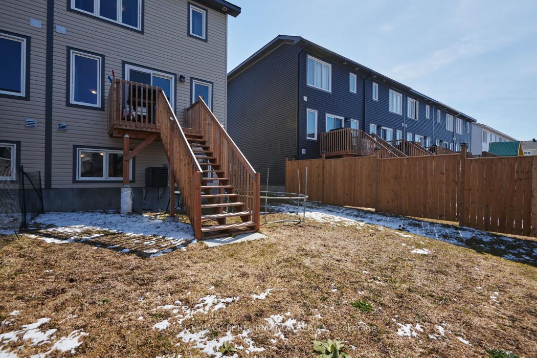 Photo 33 of 30 Whitcomb Crescent, Smiths Falls, Smiths Falls — HOMEH