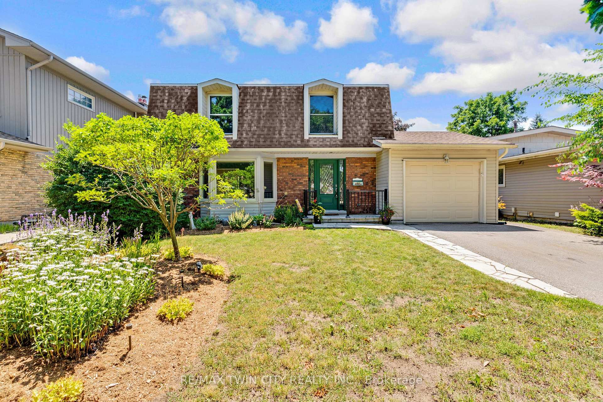 Photo 1 of 15 Lewis Crescent, Kitchener, Centreville Chicopee — HOMEH