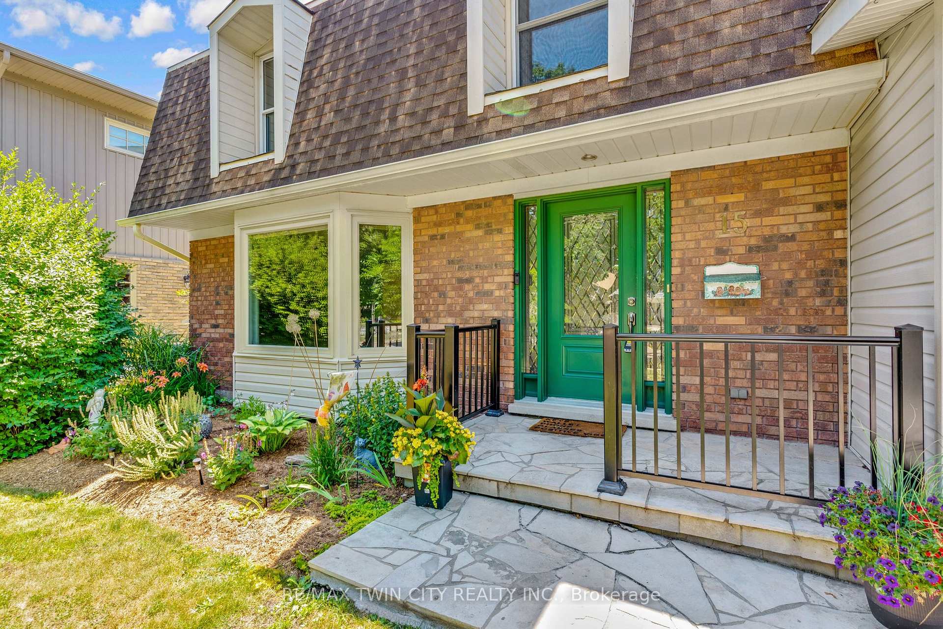 Photo 3 of 15 Lewis Crescent, Kitchener, Centreville Chicopee — HOMEH