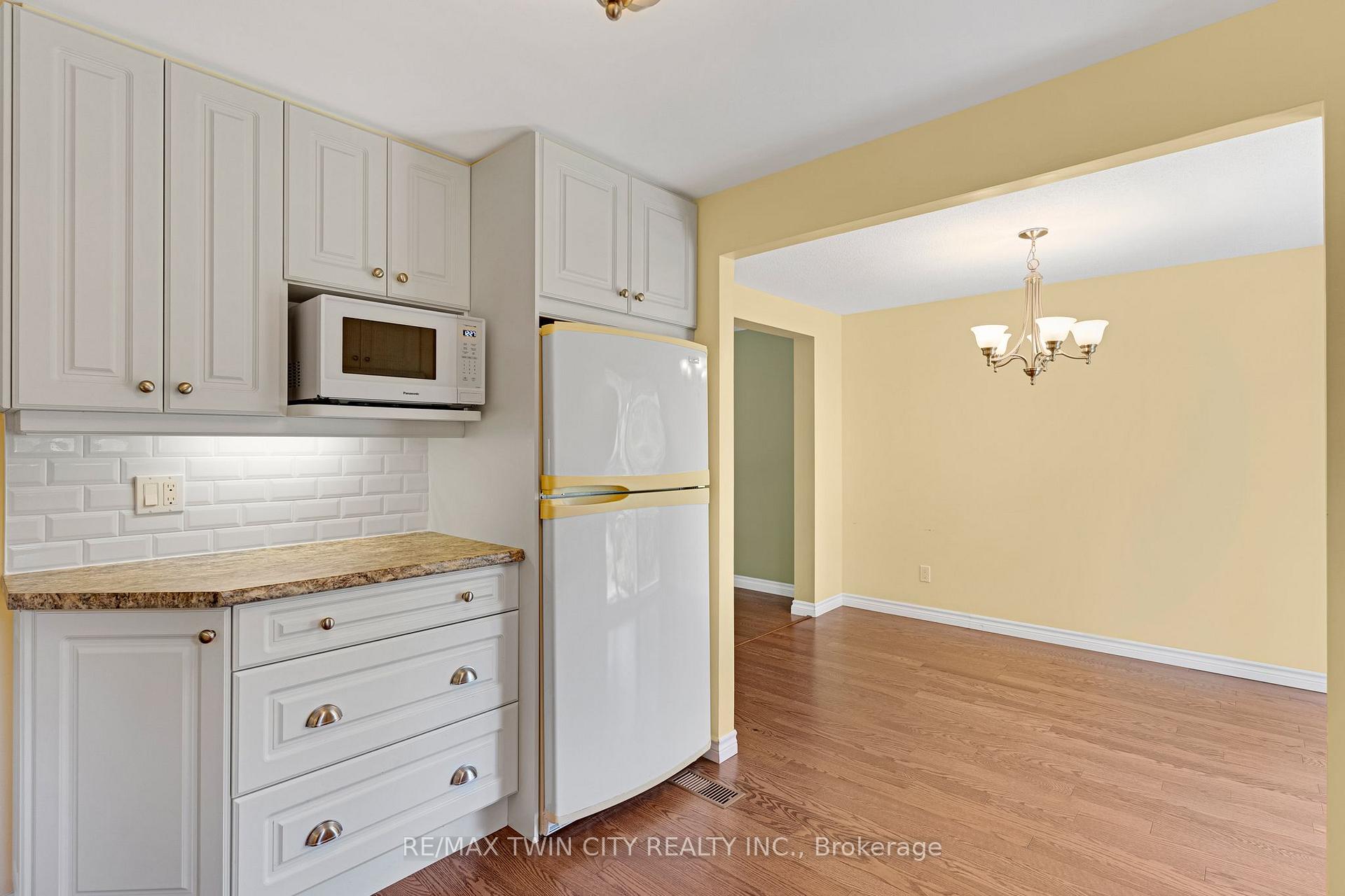 Photo 14 of 15 Lewis Crescent, Kitchener, Centreville Chicopee — HOMEH