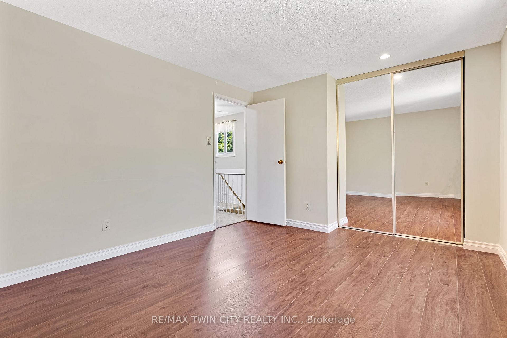 Photo 25 of 15 Lewis Crescent, Kitchener, Centreville Chicopee — HOMEH