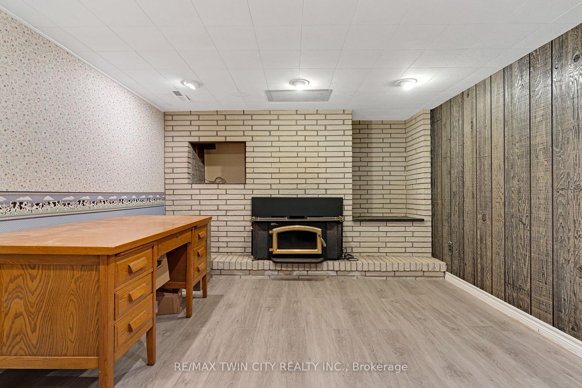 Photo 30 of 15 Lewis Crescent, Kitchener, Centreville Chicopee — HOMEH