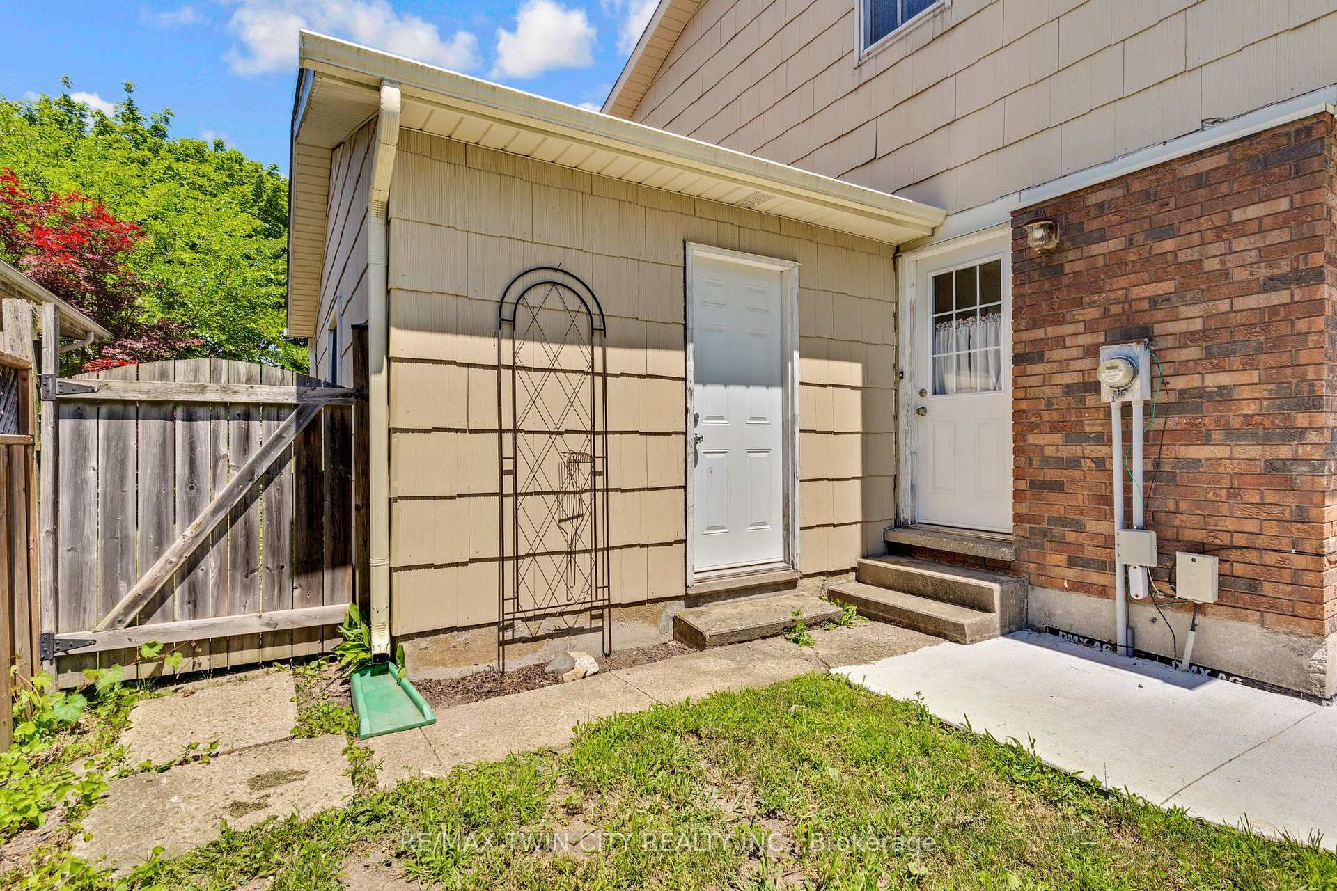 Photo 42 of 15 Lewis Crescent, Kitchener, Centreville Chicopee — HOMEH