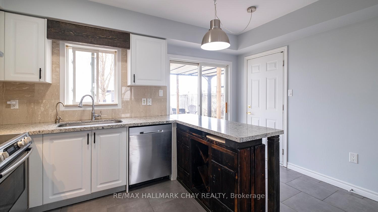 Photo 11 of 154 Maplewood Drive, Essa, Angus — HOMEH