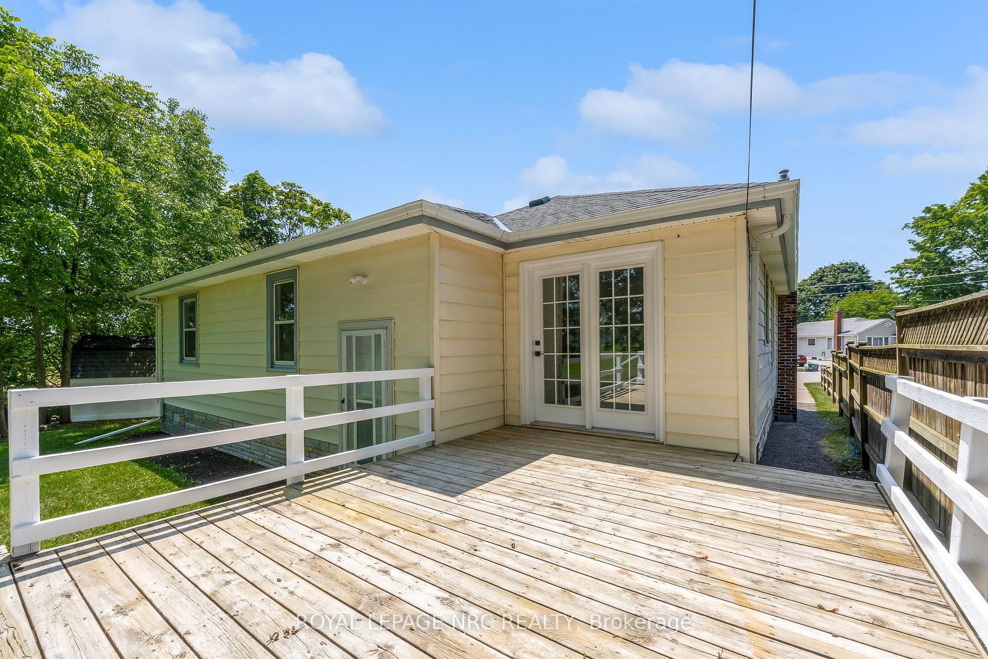 Photo 6 of 6069 Collins Drive, Niagara Falls, Arad/Fallsview — HOMEH