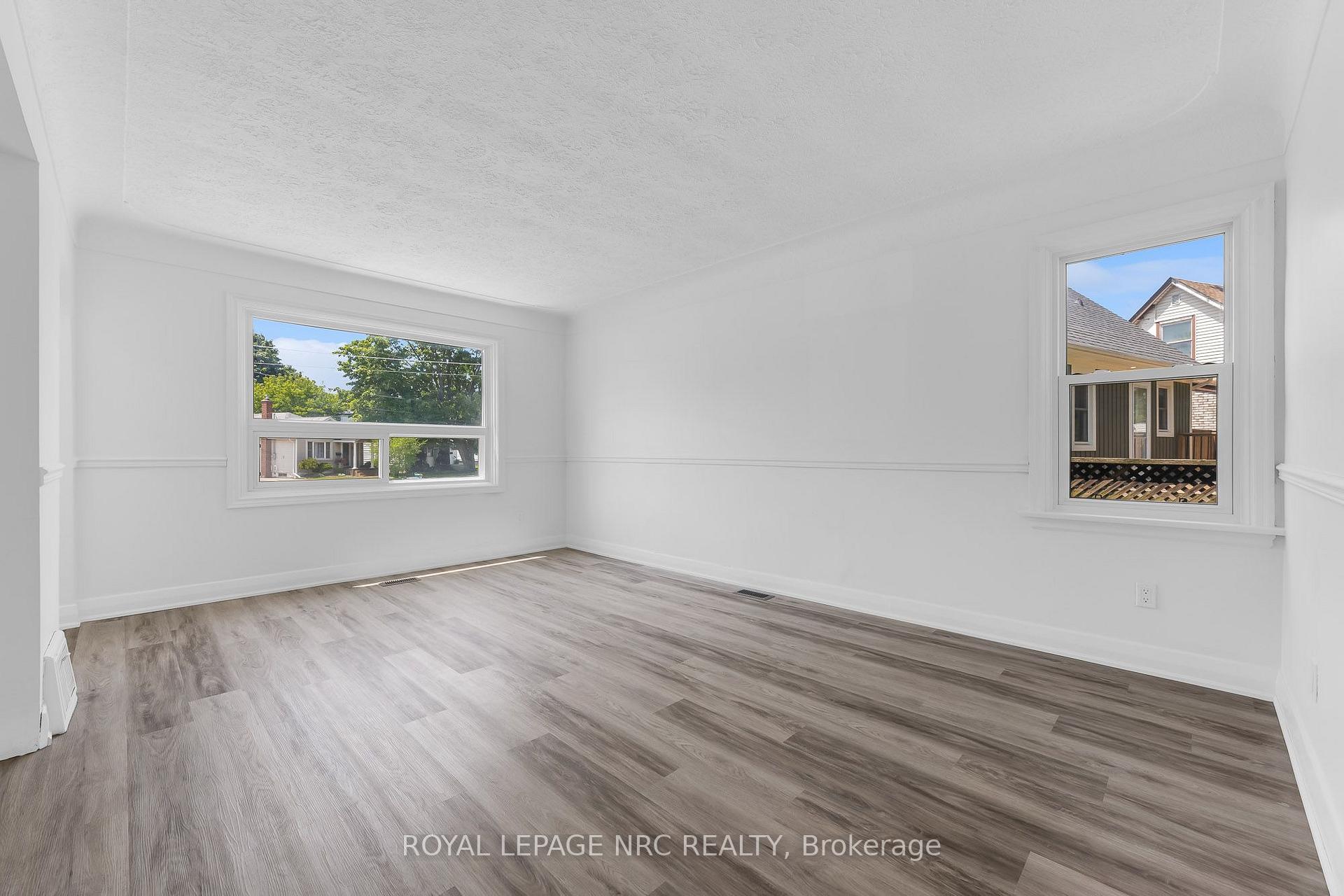 Photo 14 of 6069 Collins Drive, Niagara Falls, Arad/Fallsview — HOMEH