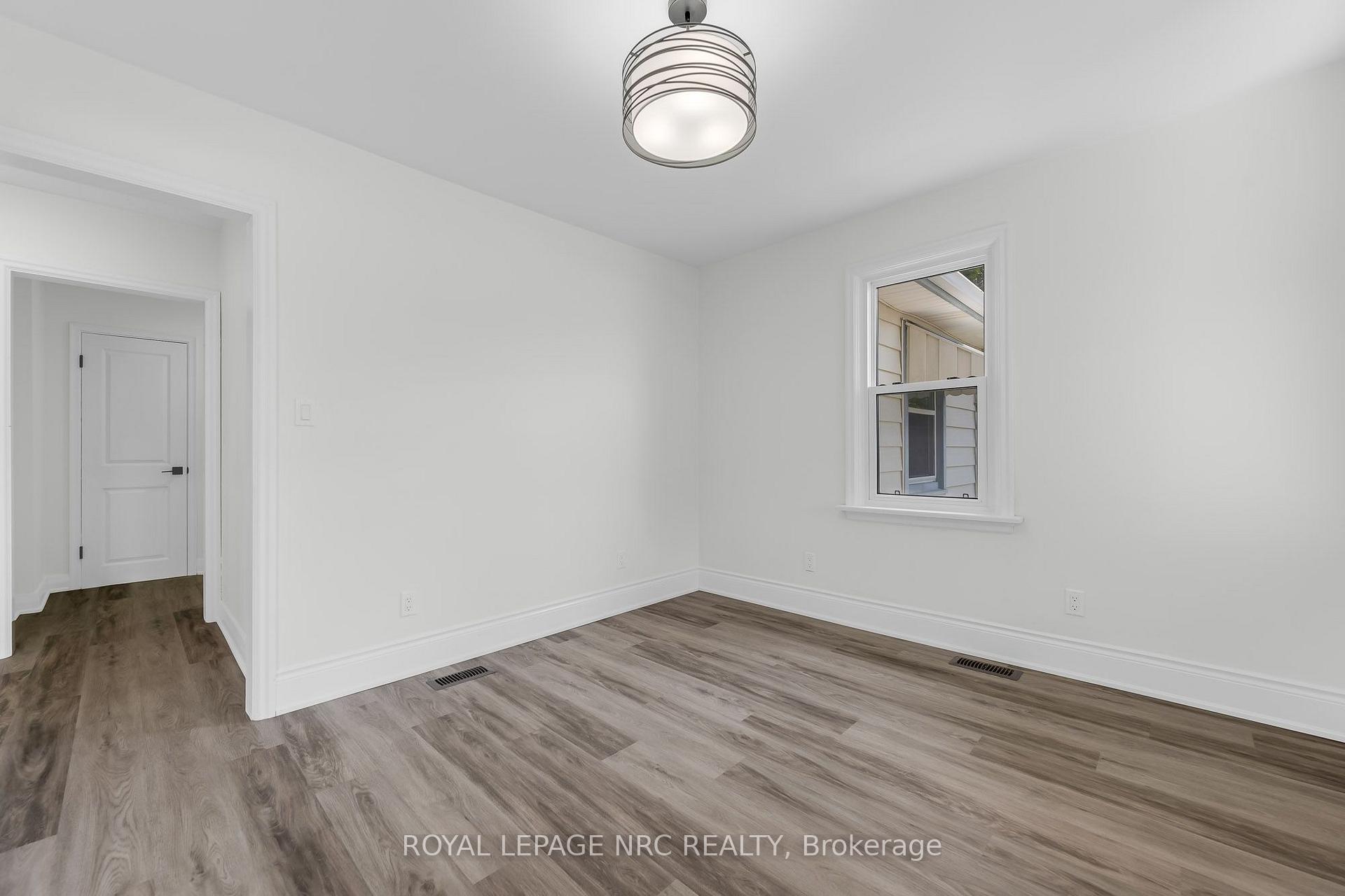 Photo 15 of 6069 Collins Drive, Niagara Falls, Arad/Fallsview — HOMEH