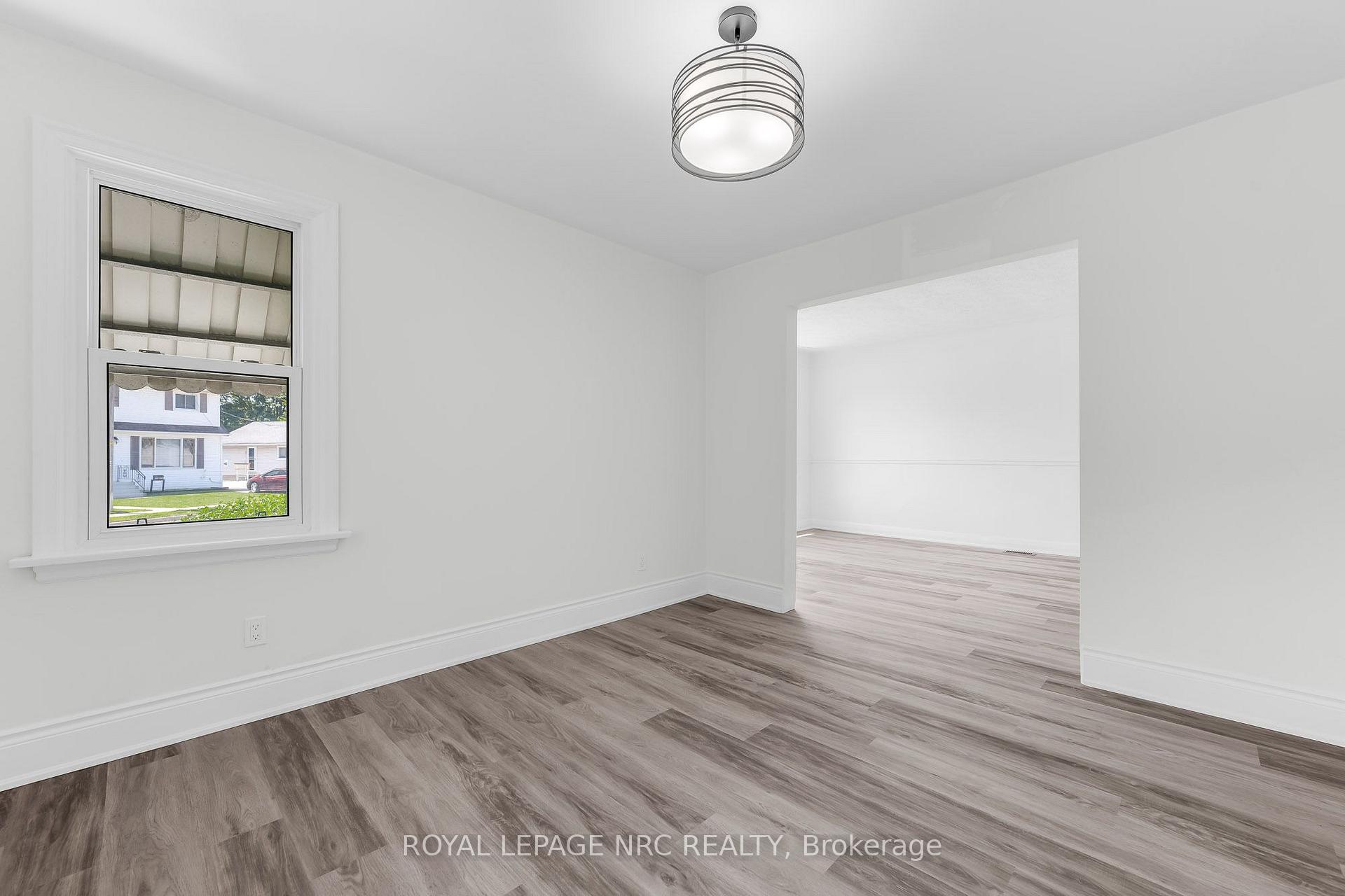 Photo 16 of 6069 Collins Drive, Niagara Falls, Arad/Fallsview — HOMEH