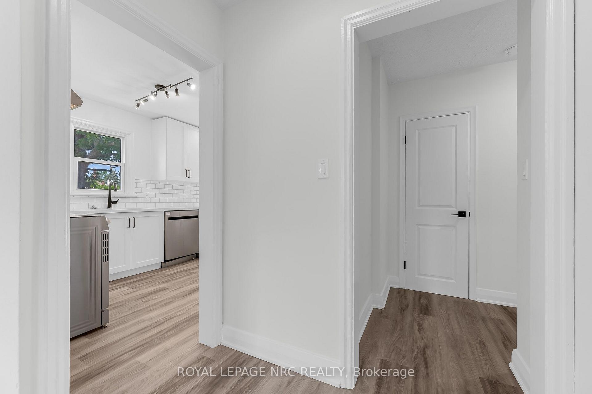 Photo 18 of 6069 Collins Drive, Niagara Falls, Arad/Fallsview — HOMEH