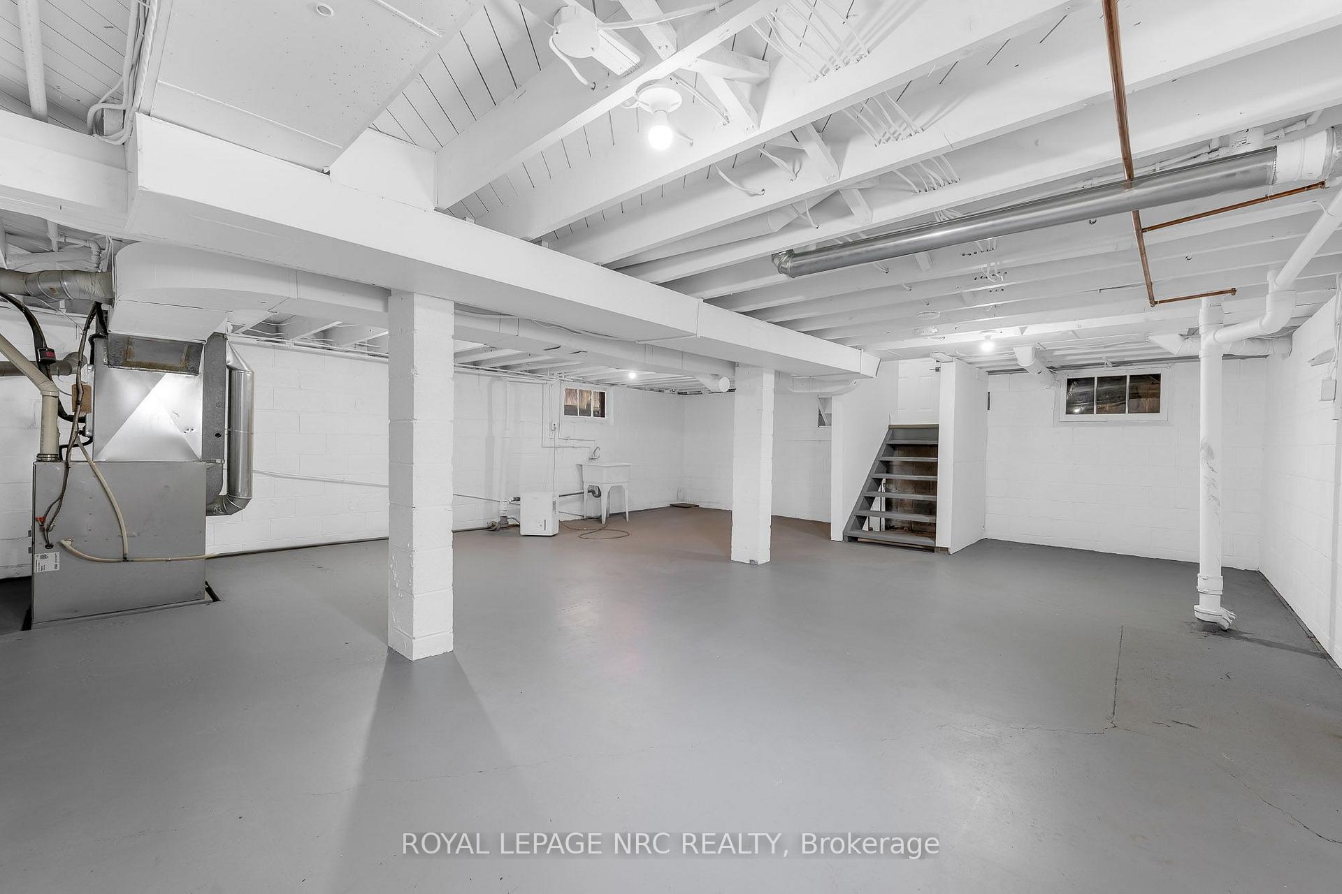 Photo 34 of 6069 Collins Drive, Niagara Falls, Arad/Fallsview — HOMEH