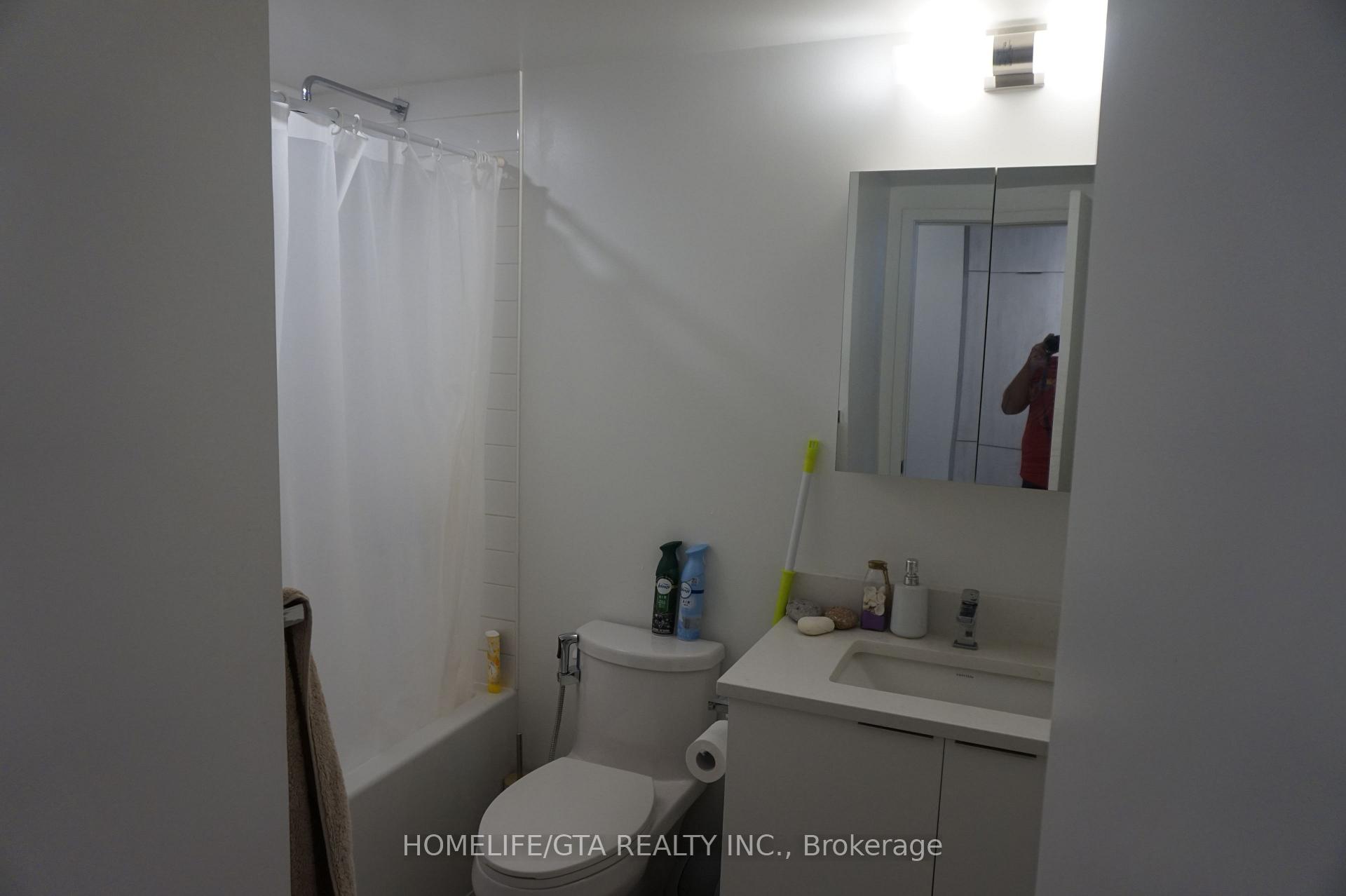 Photo 3 of Unit 2210, 2033 Kennedy Road, Scarborough, Agincourt South-Malvern West — HOMEH