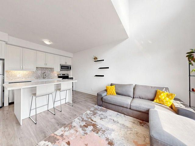 Photo 5 of Unit Th114, 12 Woodstream Boulevard, Vaughan, Vaughan Grove — HOMEH