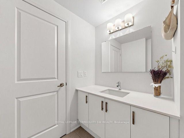 Photo 6 of Unit Th114, 12 Woodstream Boulevard, Vaughan, Vaughan Grove — HOMEH