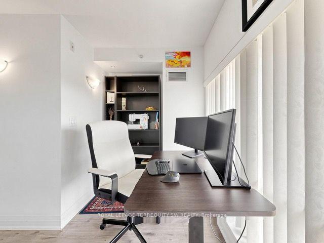 Photo 8 of Unit Th114, 12 Woodstream Boulevard, Vaughan, Vaughan Grove — HOMEH