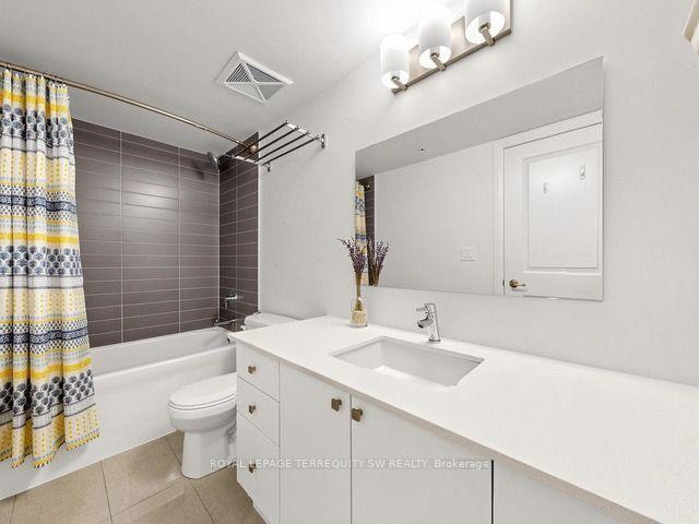 Photo 14 of Unit Th114, 12 Woodstream Boulevard, Vaughan, Vaughan Grove — HOMEH