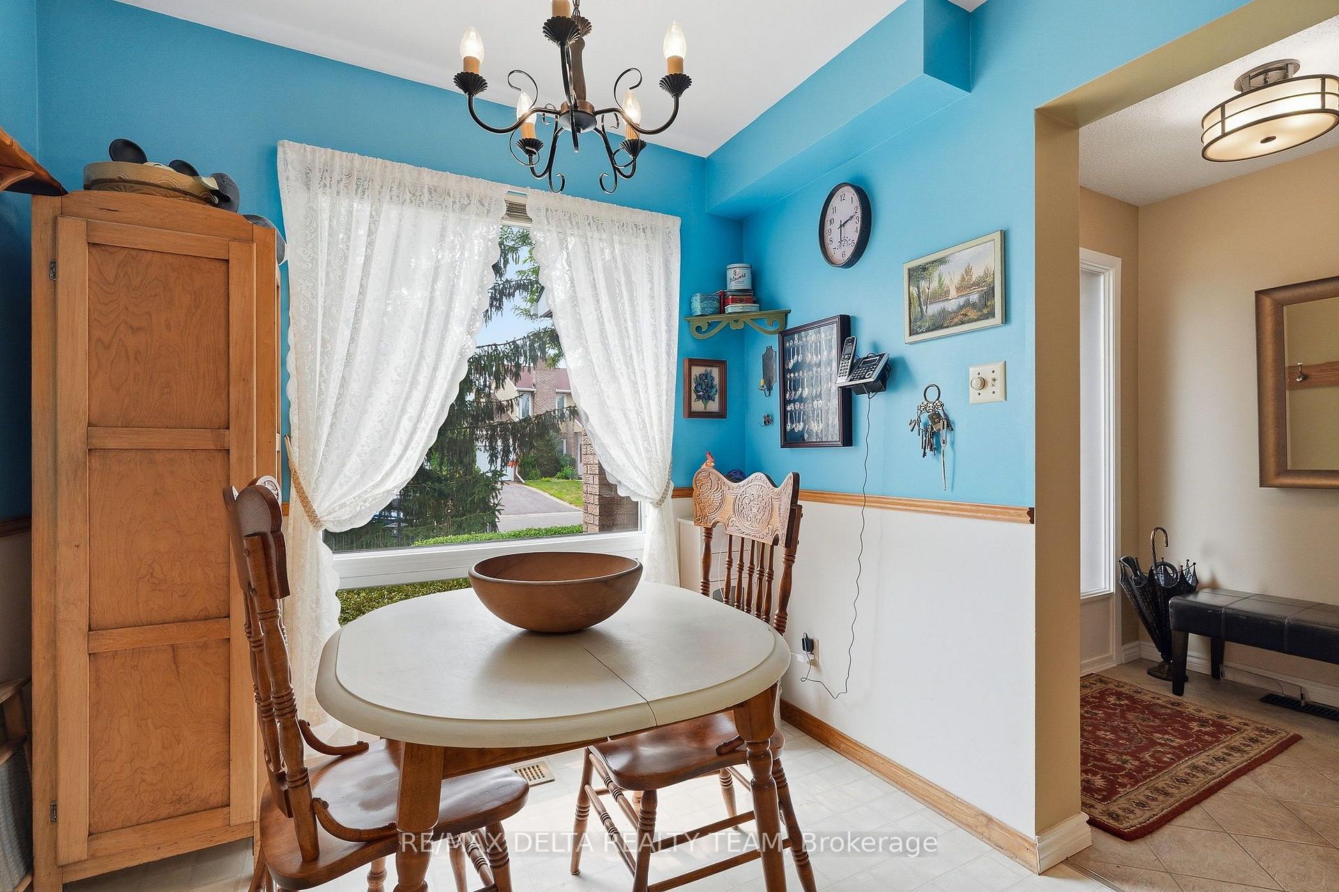 Photo 5 of 1091 St Lucia Place, Ottawa, Convent Glen North — HOMEH