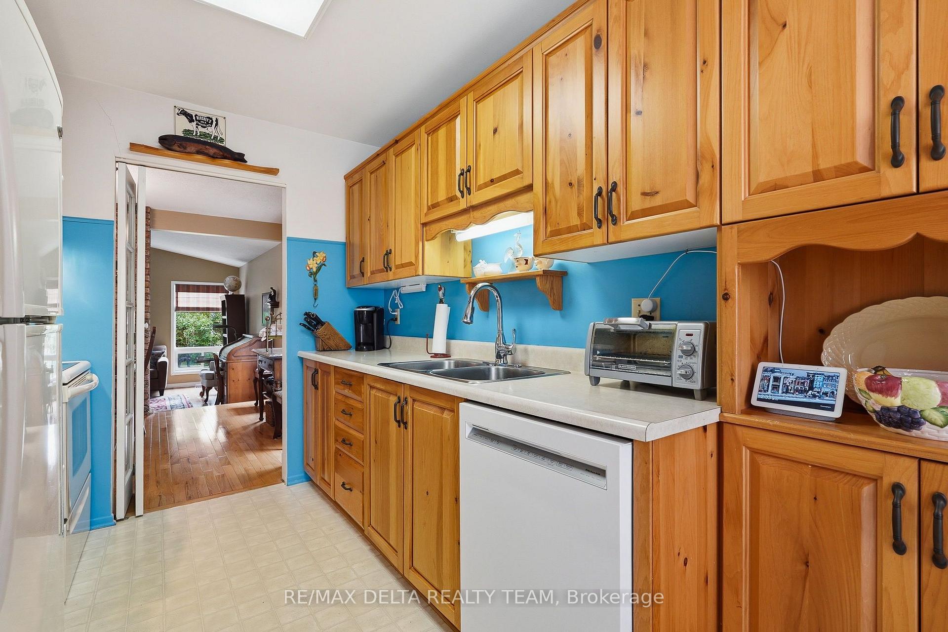 Photo 6 of 1091 St Lucia Place, Ottawa, Convent Glen North — HOMEH