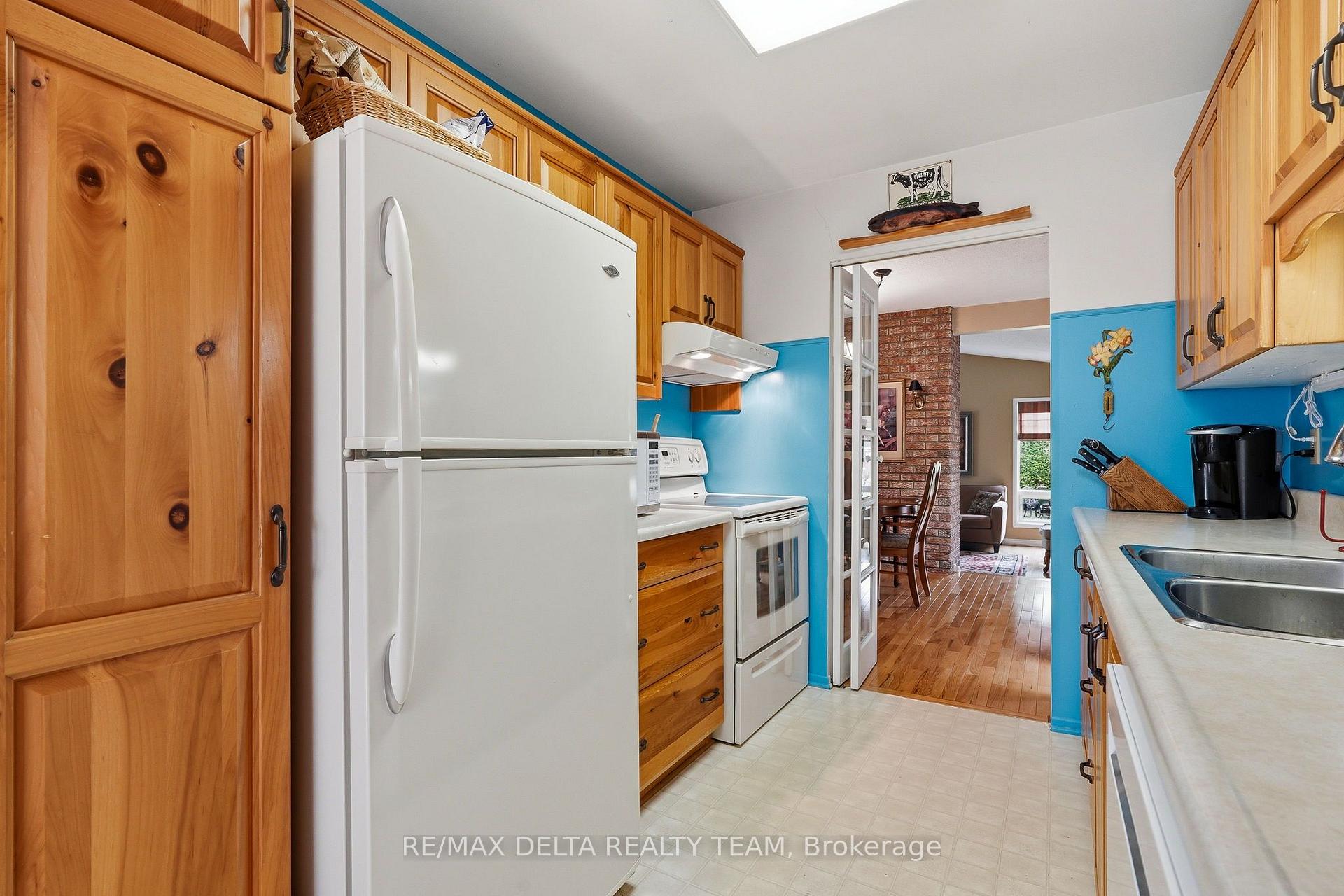 Photo 7 of 1091 St Lucia Place, Ottawa, Convent Glen North — HOMEH