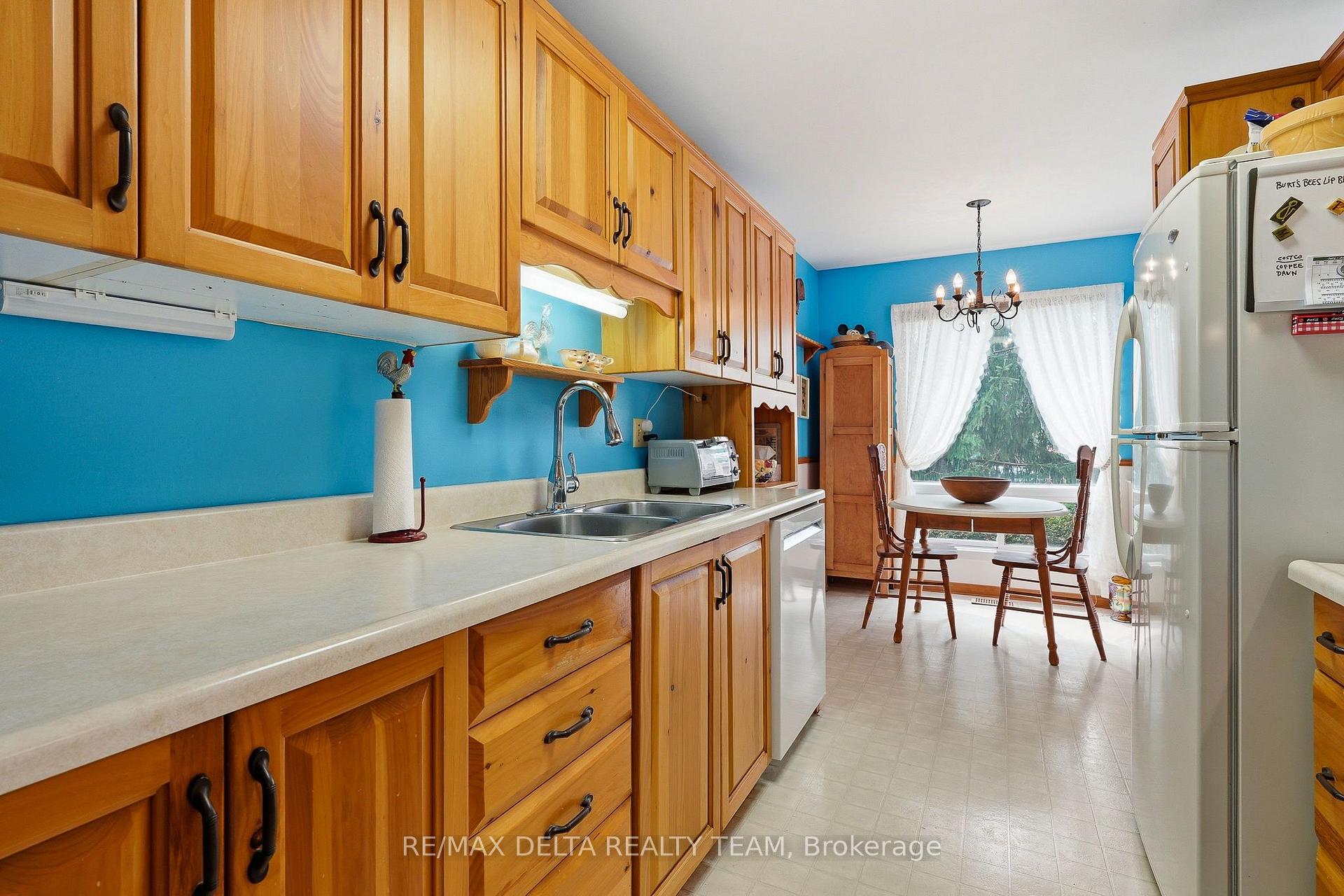 Photo 9 of 1091 St Lucia Place, Ottawa, Convent Glen North — HOMEH