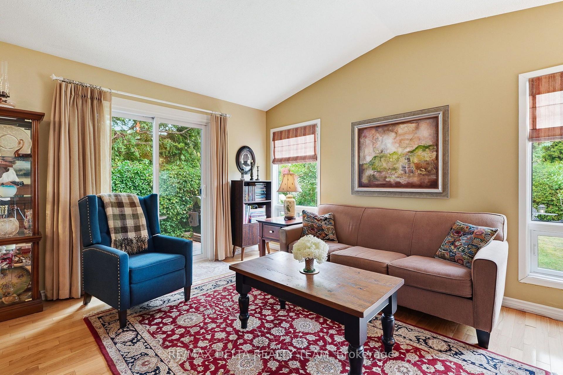 Photo 13 of 1091 St Lucia Place, Ottawa, Convent Glen North — HOMEH