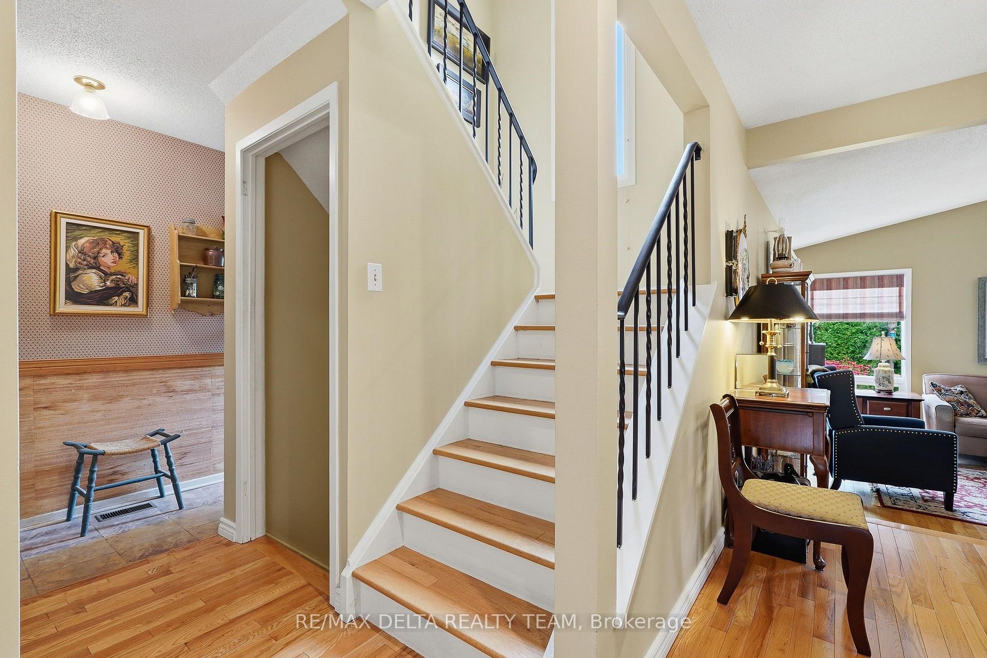 Photo 18 of 1091 St Lucia Place, Ottawa, Convent Glen North — HOMEH