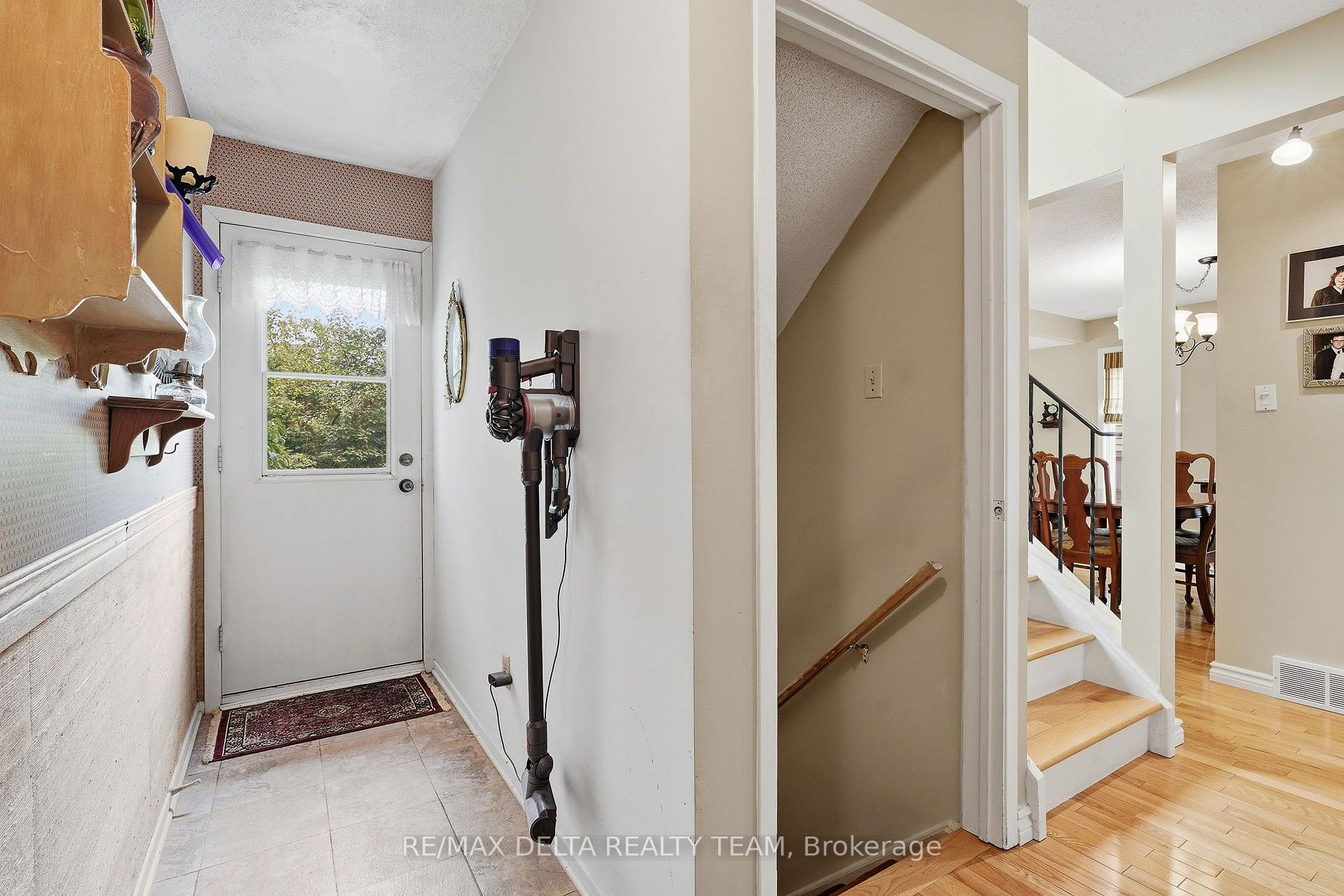 Photo 19 of 1091 St Lucia Place, Ottawa, Convent Glen North — HOMEH