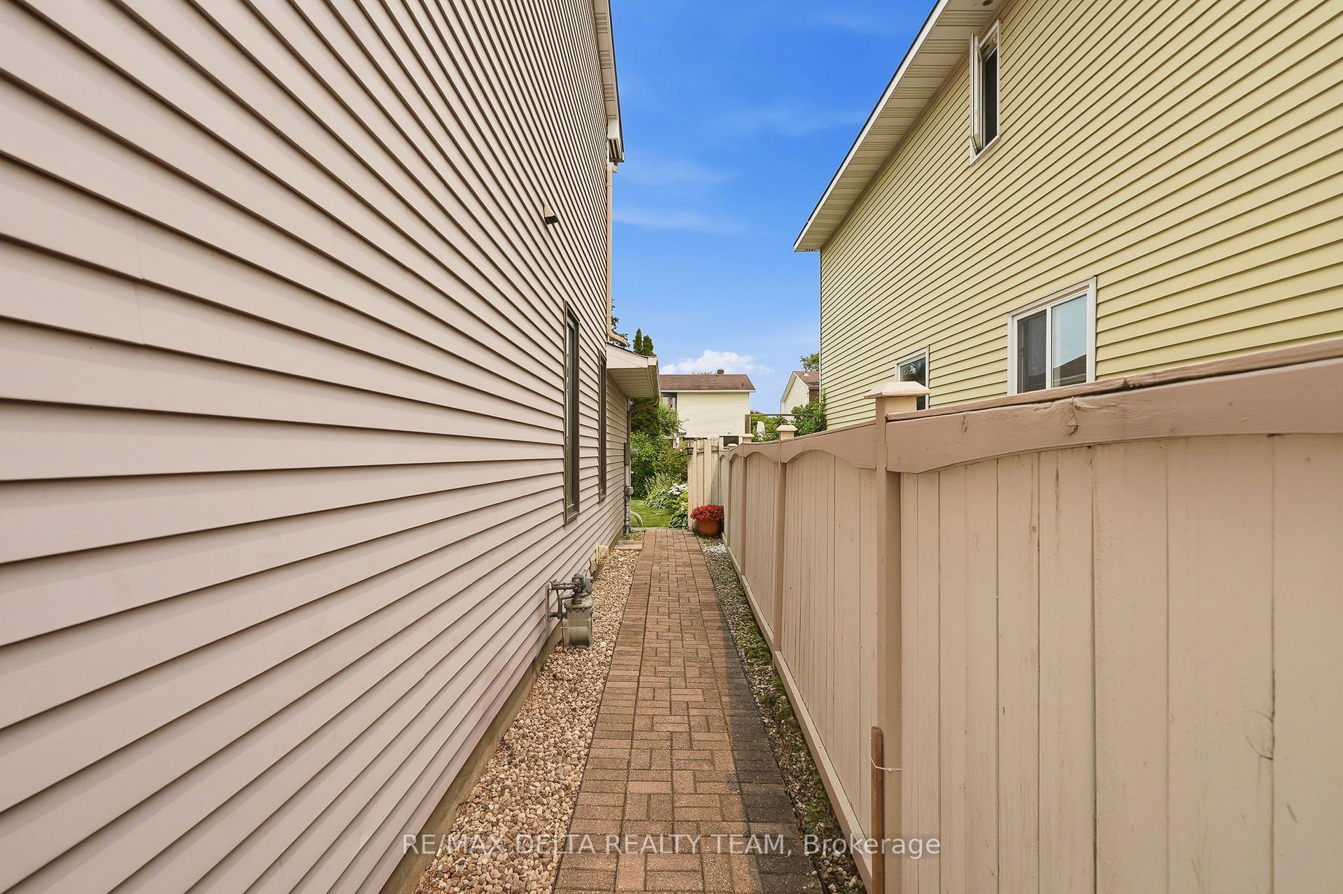 Photo 33 of 1091 St Lucia Place, Ottawa, Convent Glen North — HOMEH