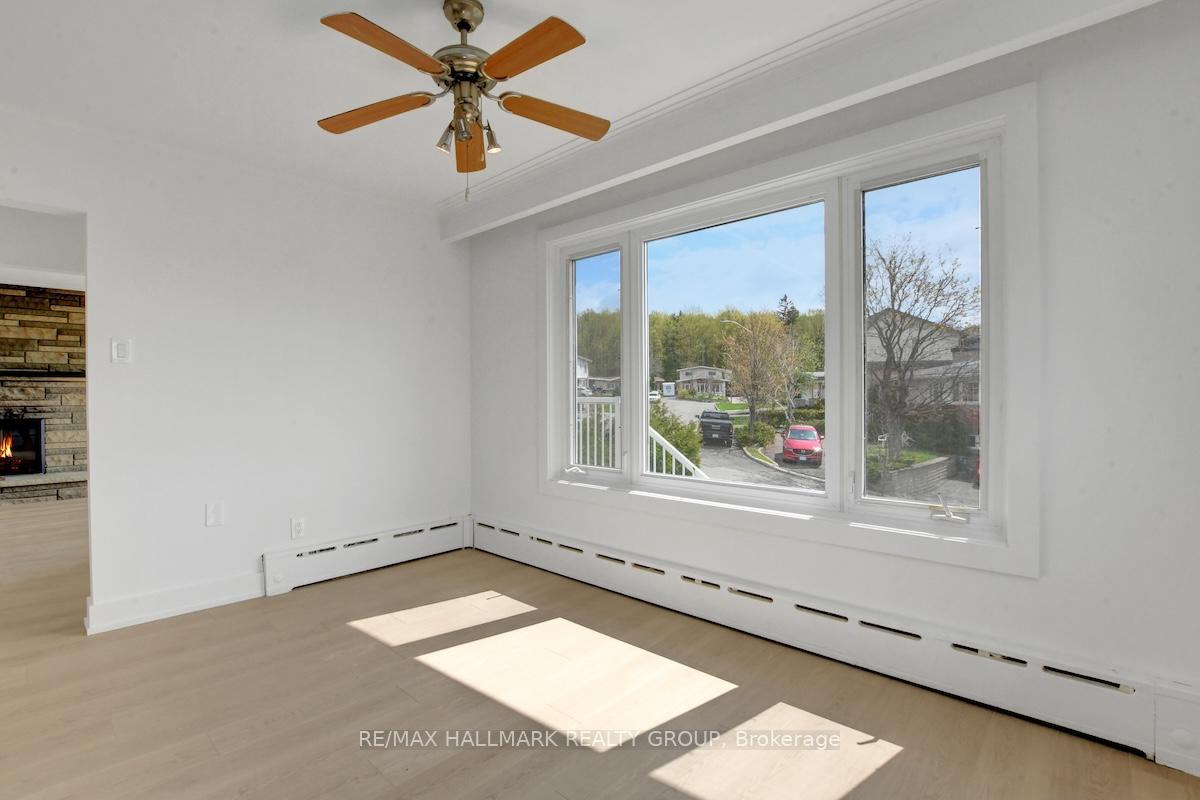 Photo 9 of 269 Michel Circle, Ottawa, Vanier — HOMEH