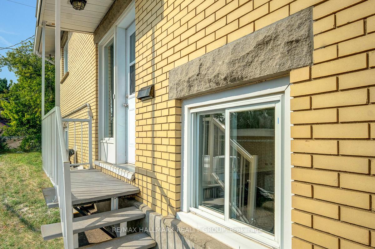 Photo 26 of 269 Michel Circle, Ottawa, Vanier — HOMEH