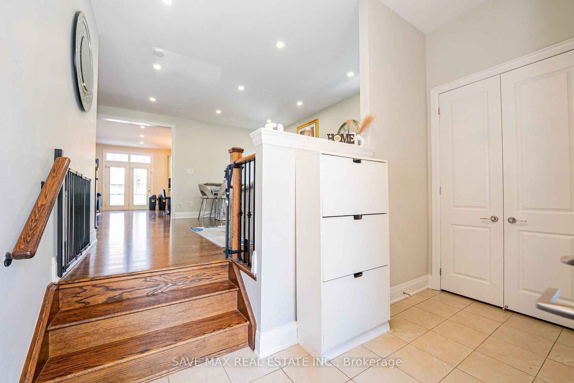 Photo 4 of 47 Legendary Circle, Brampton, Bram West — HOMEH