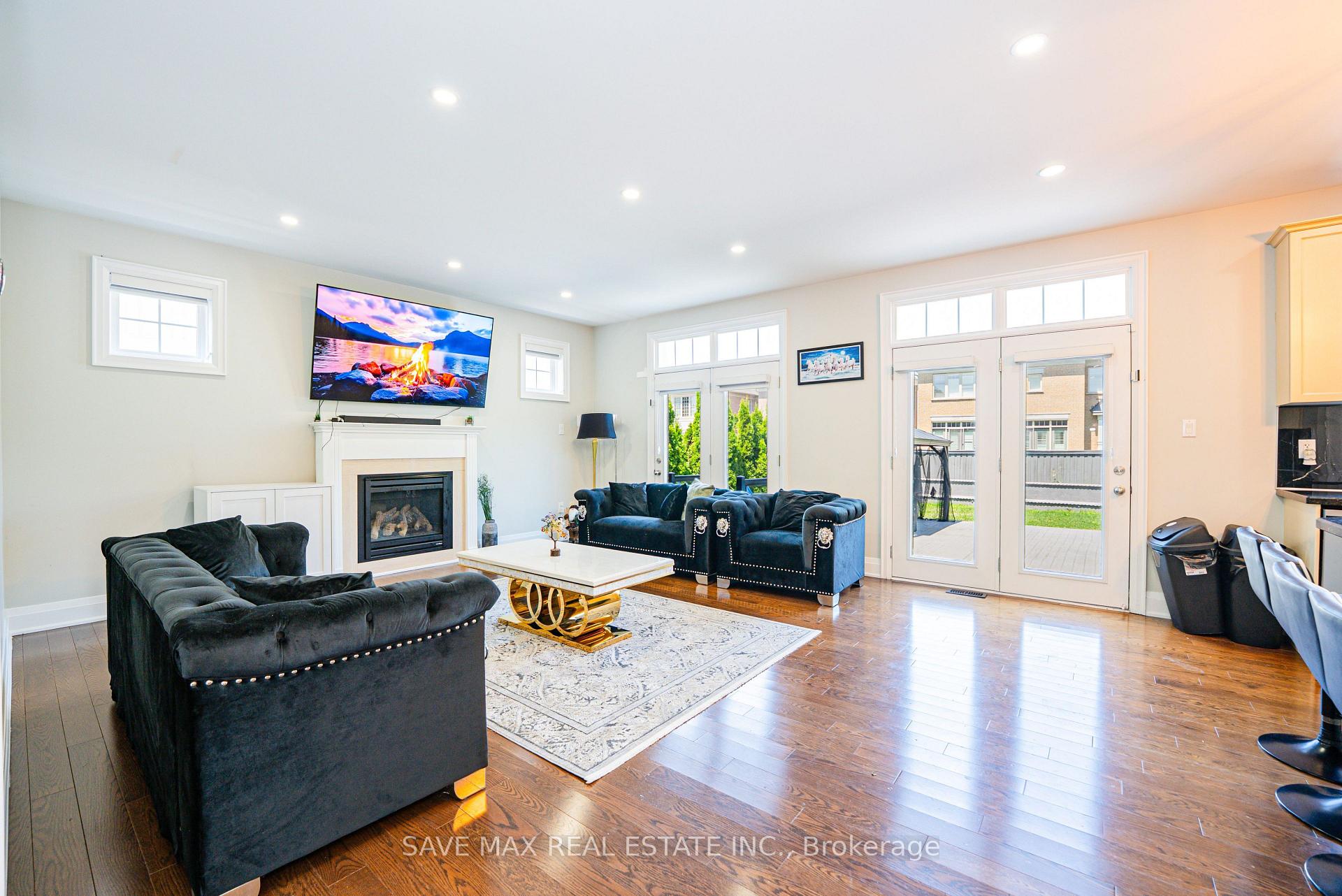 Photo 9 of 47 Legendary Circle, Brampton, Bram West — HOMEH