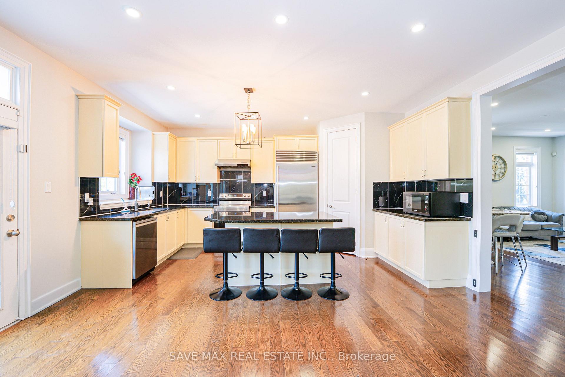 Photo 12 of 47 Legendary Circle, Brampton, Bram West — HOMEH