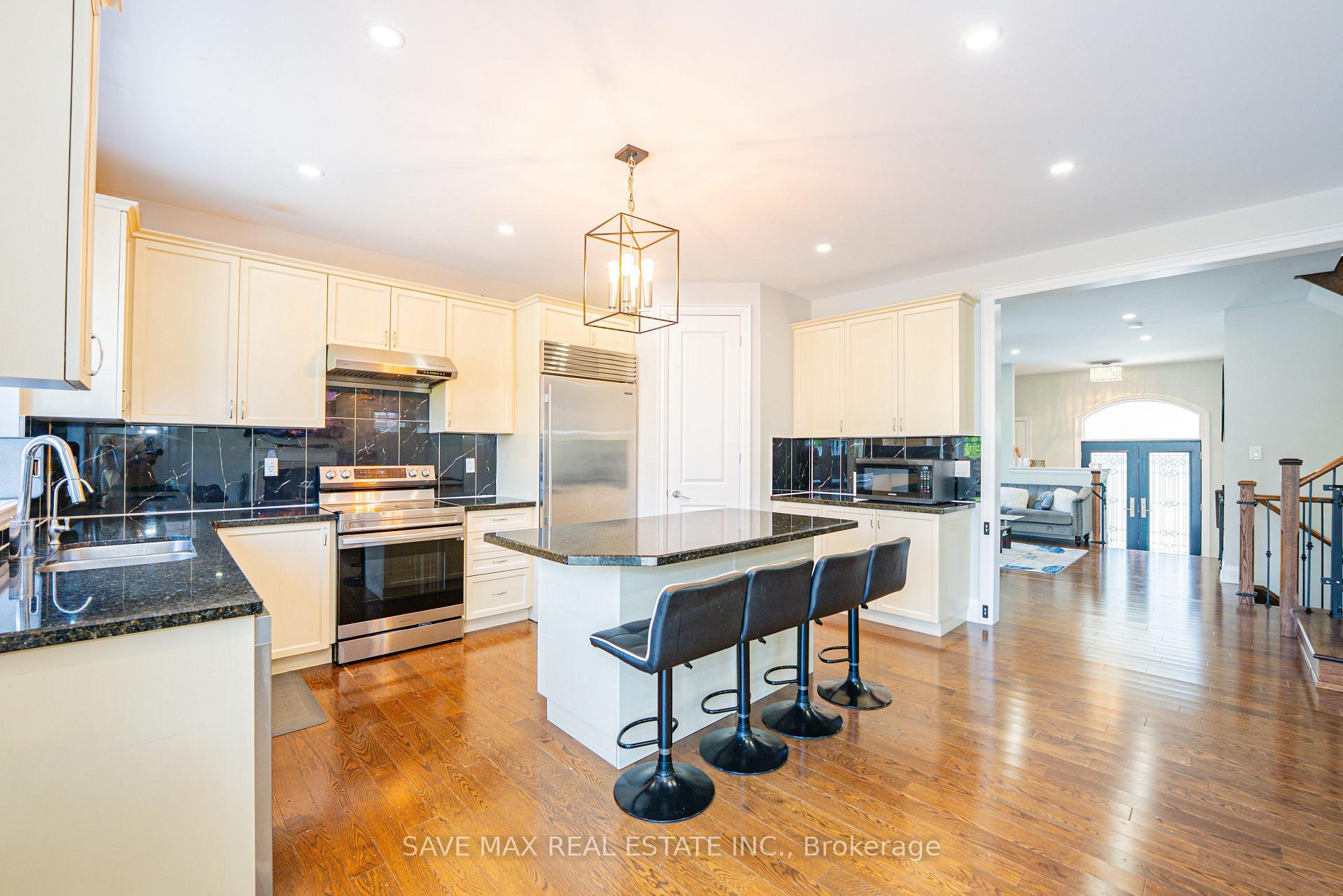 Photo 14 of 47 Legendary Circle, Brampton, Bram West — HOMEH