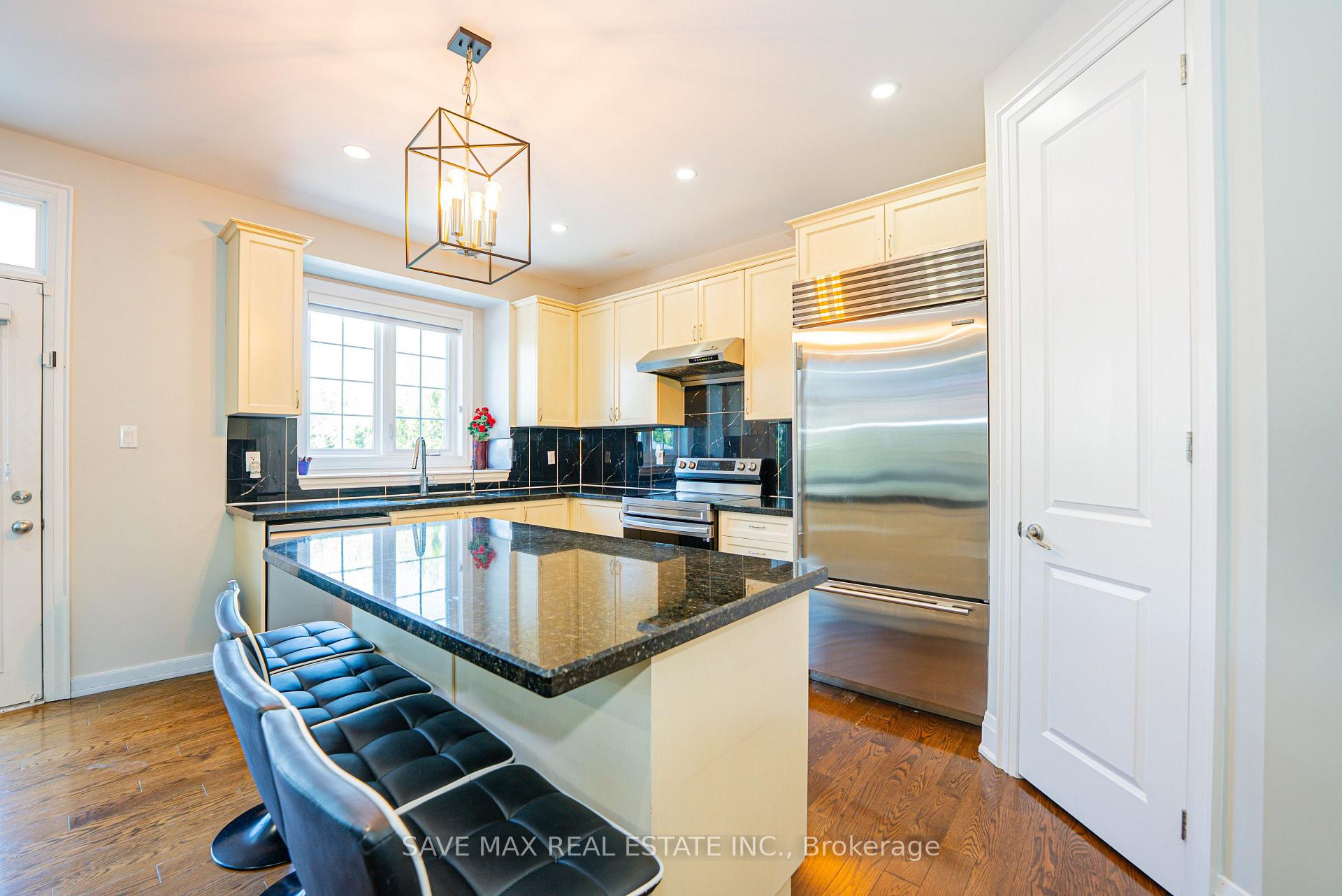 Photo 15 of 47 Legendary Circle, Brampton, Bram West — HOMEH