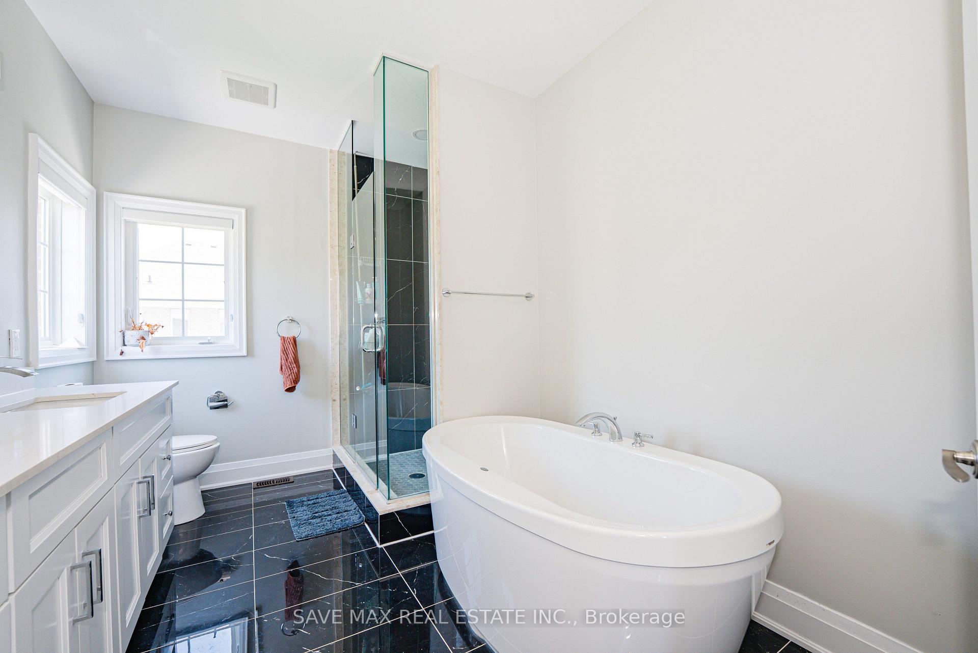 Photo 24 of 47 Legendary Circle, Brampton, Bram West — HOMEH