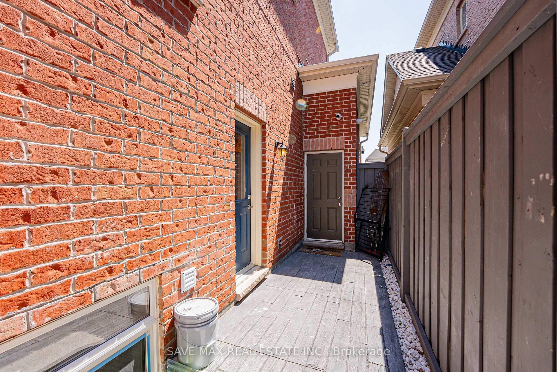 Photo 32 of 47 Legendary Circle, Brampton, Bram West — HOMEH