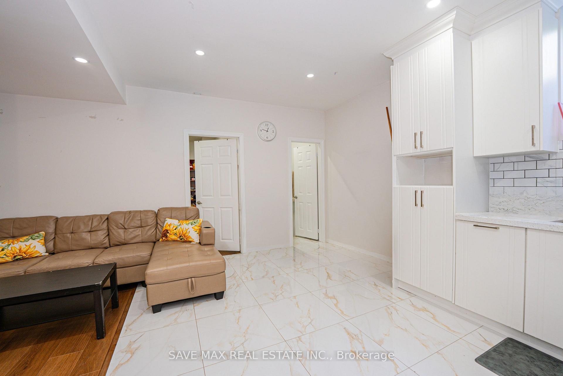Photo 36 of 47 Legendary Circle, Brampton, Bram West — HOMEH