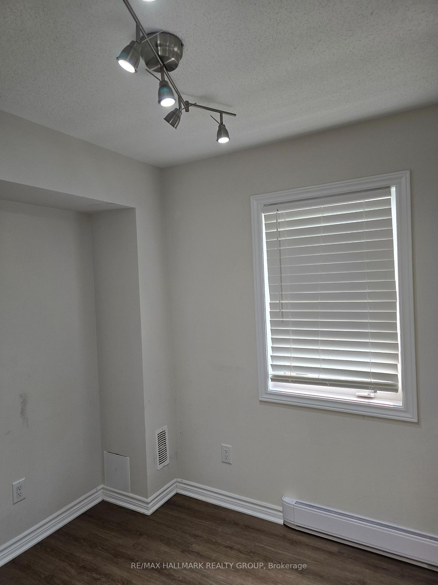 Photo 8 of 549 Ensatina Crescent, Ottawa, Barrhaven - Half Moon Bay — HOMEH