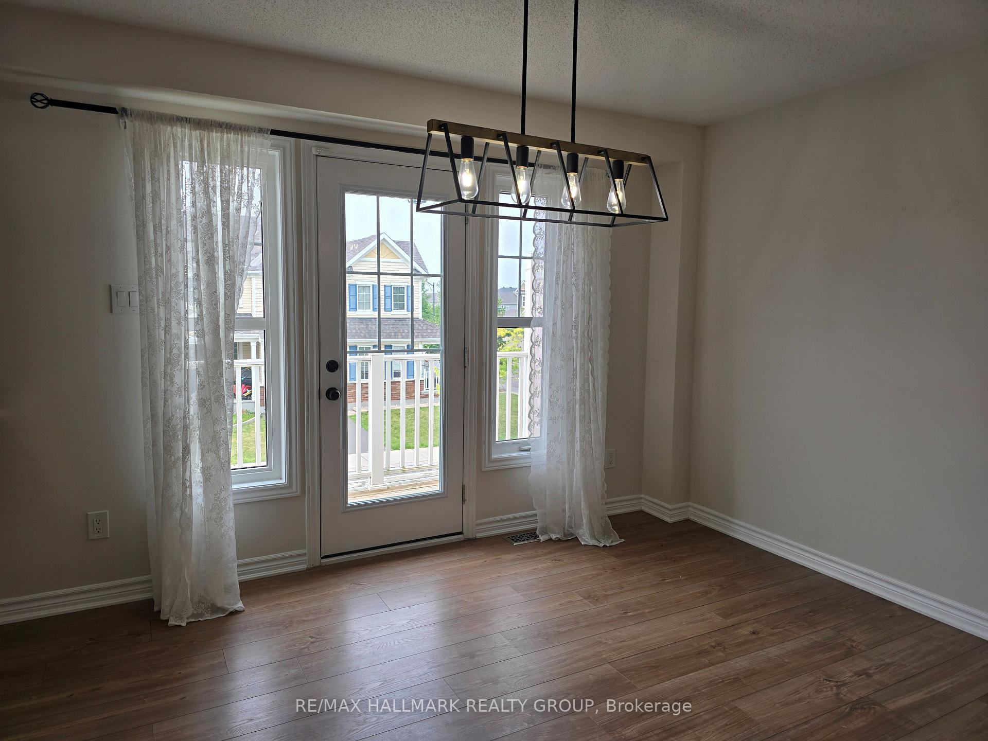 Photo 12 of 549 Ensatina Crescent, Ottawa, Barrhaven - Half Moon Bay — HOMEH