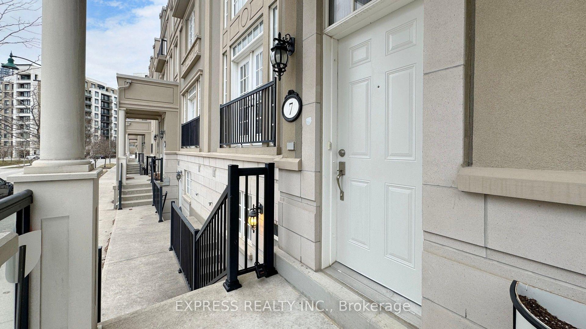 Photo 4 of 7 Mackenzie's Stand Avenue, Markham, Unionville — HOMEH