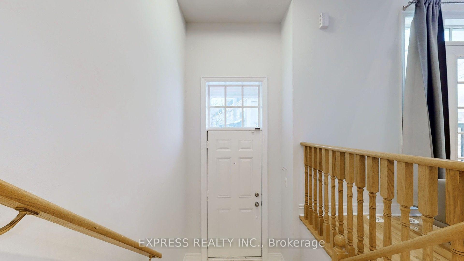 Photo 5 of 7 Mackenzie's Stand Avenue, Markham, Unionville — HOMEH