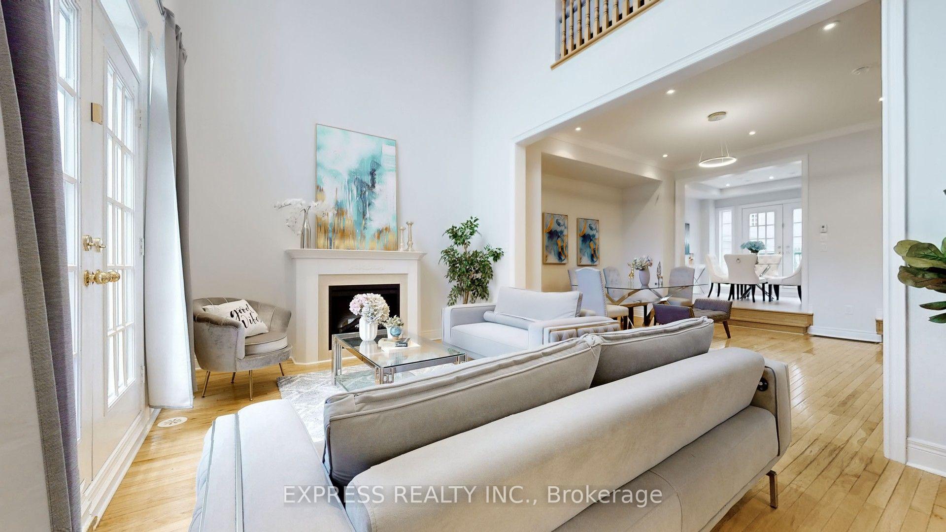 Photo 8 of 7 Mackenzie's Stand Avenue, Markham, Unionville — HOMEH