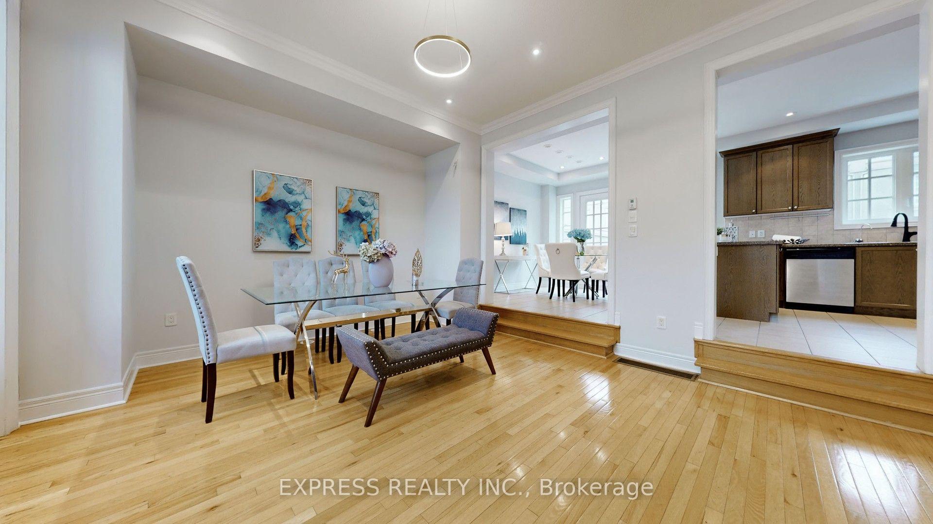 Photo 11 of 7 Mackenzie's Stand Avenue, Markham, Unionville — HOMEH