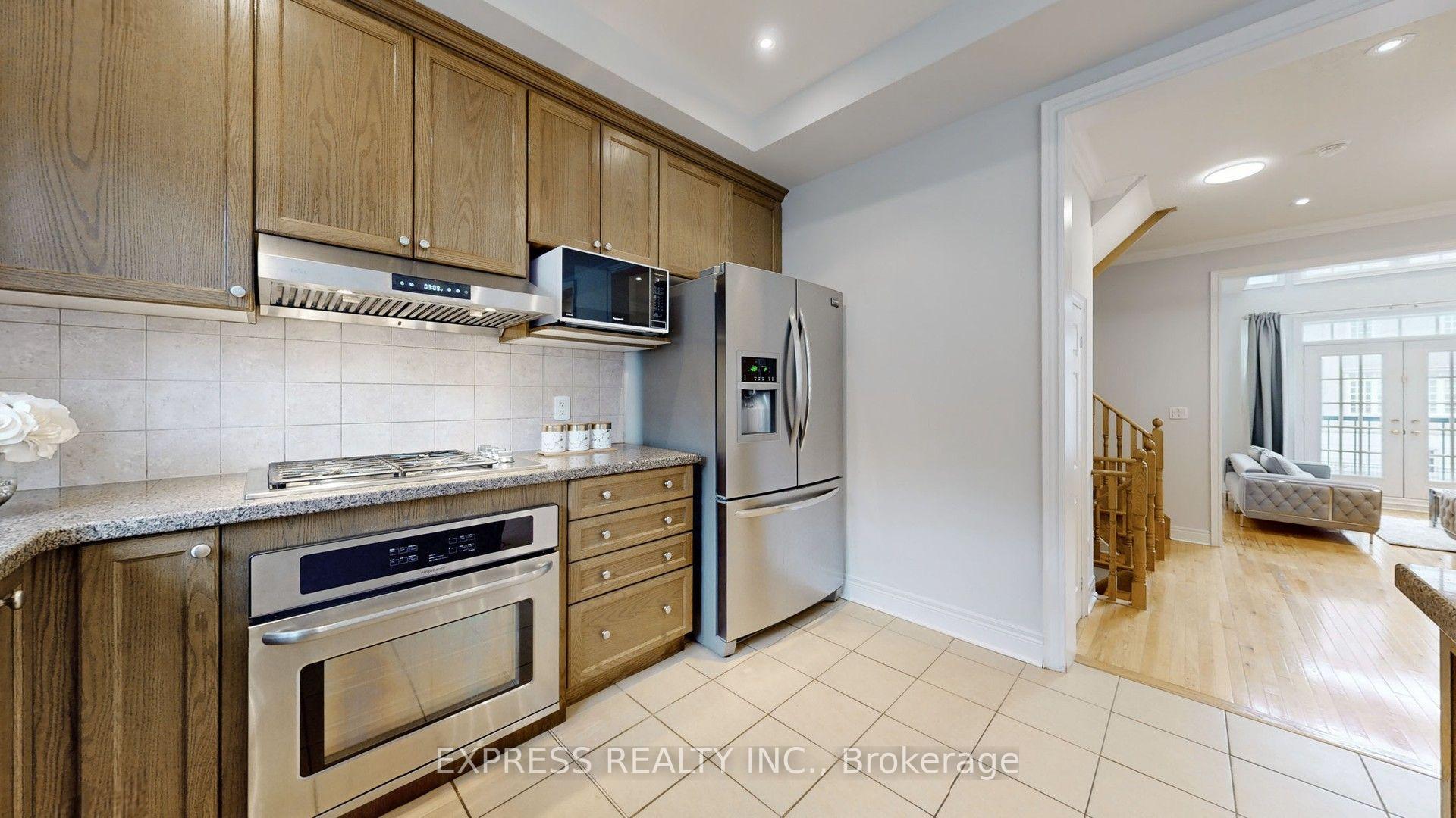 Photo 16 of 7 Mackenzie's Stand Avenue, Markham, Unionville — HOMEH
