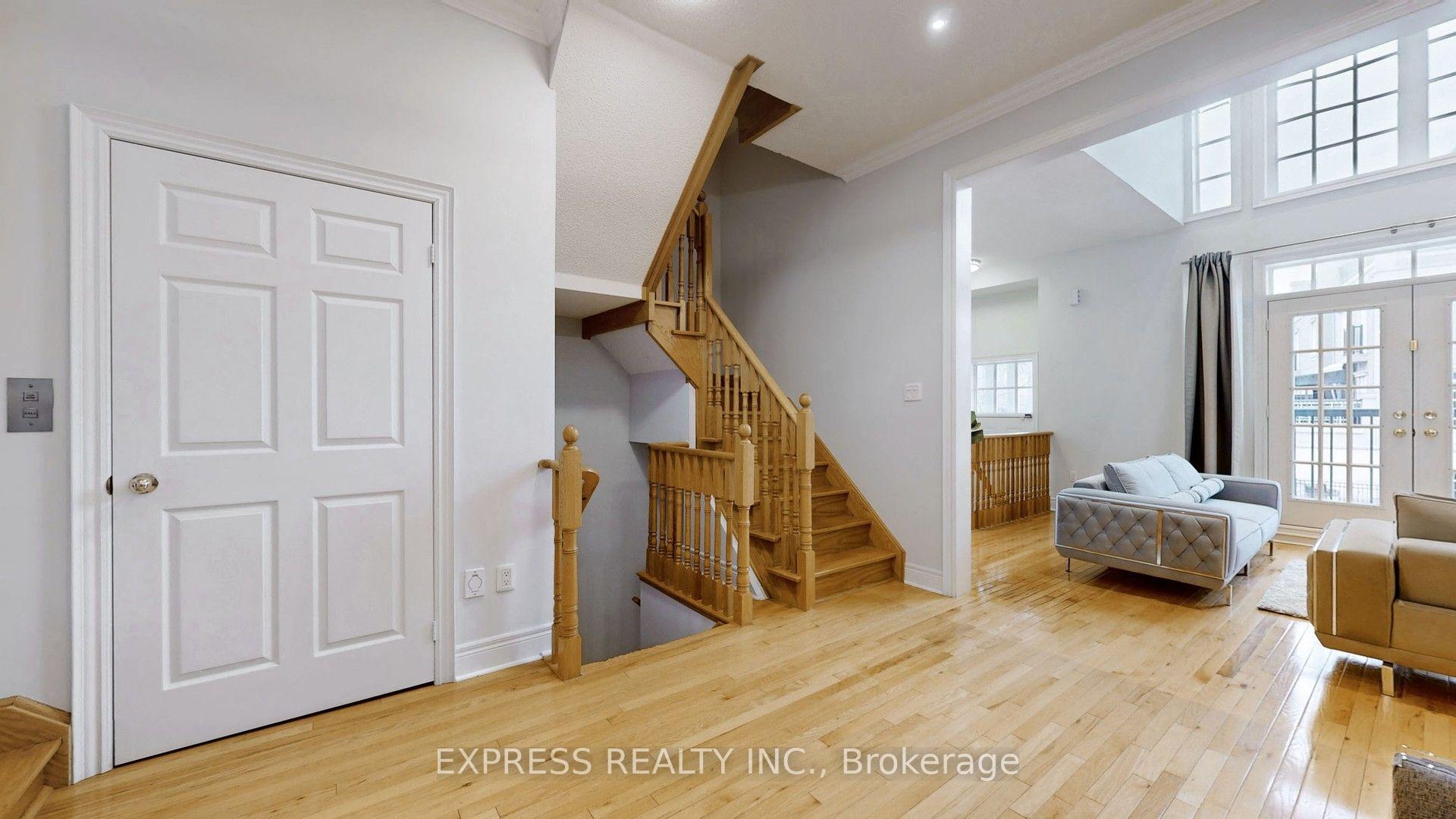 Photo 22 of 7 Mackenzie's Stand Avenue, Markham, Unionville — HOMEH
