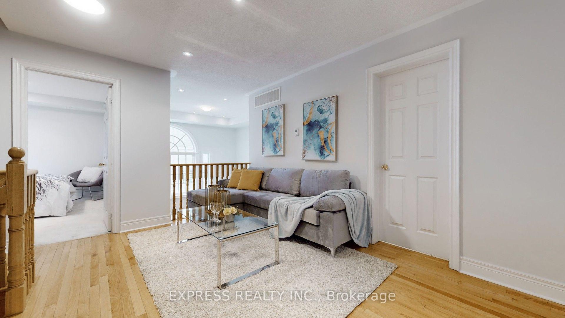 Photo 23 of 7 Mackenzie's Stand Avenue, Markham, Unionville — HOMEH