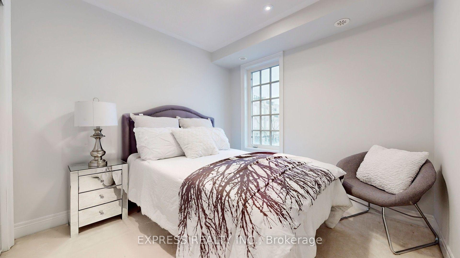 Photo 30 of 7 Mackenzie's Stand Avenue, Markham, Unionville — HOMEH